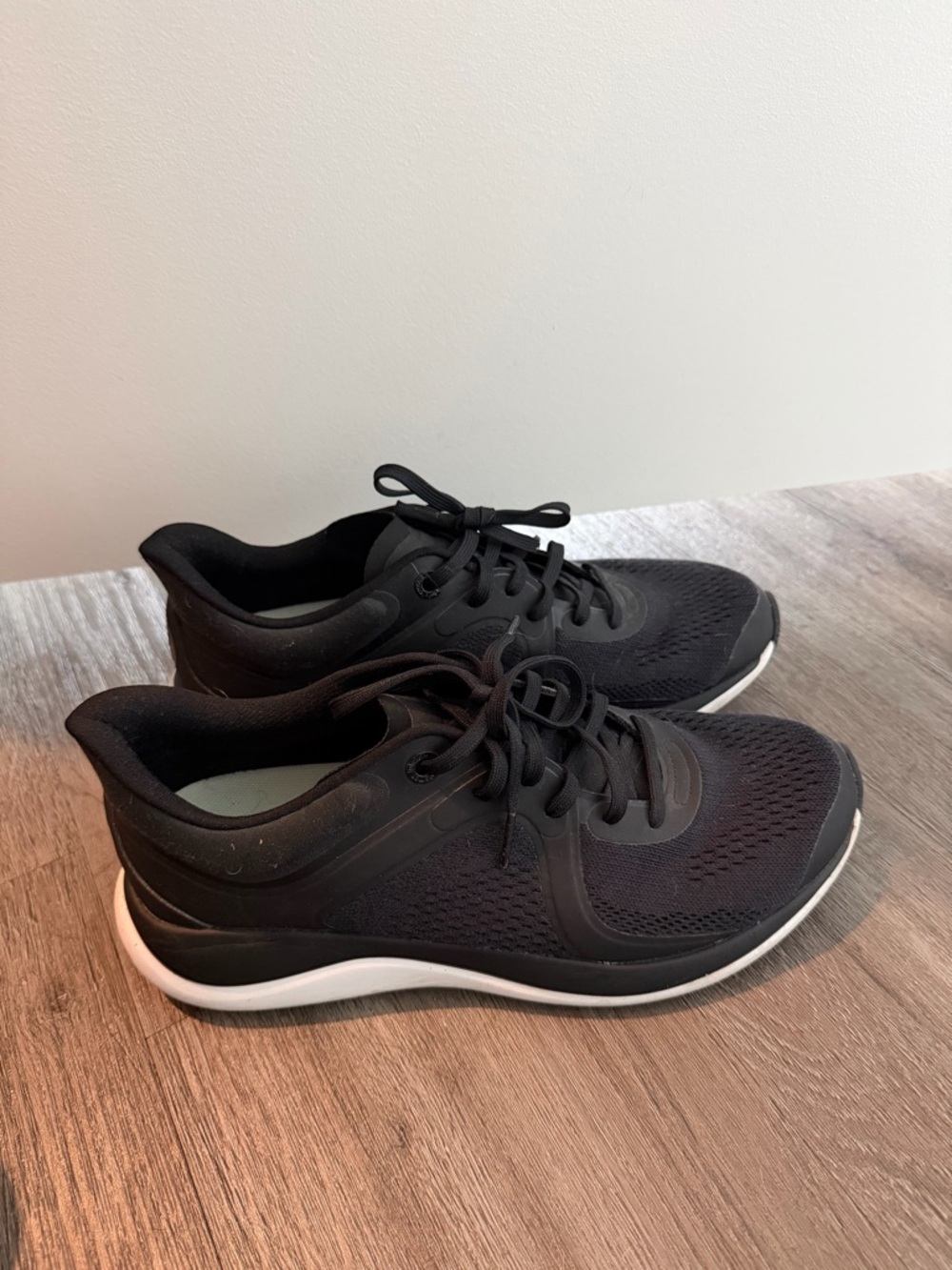 Women’s Lululemon sneakers